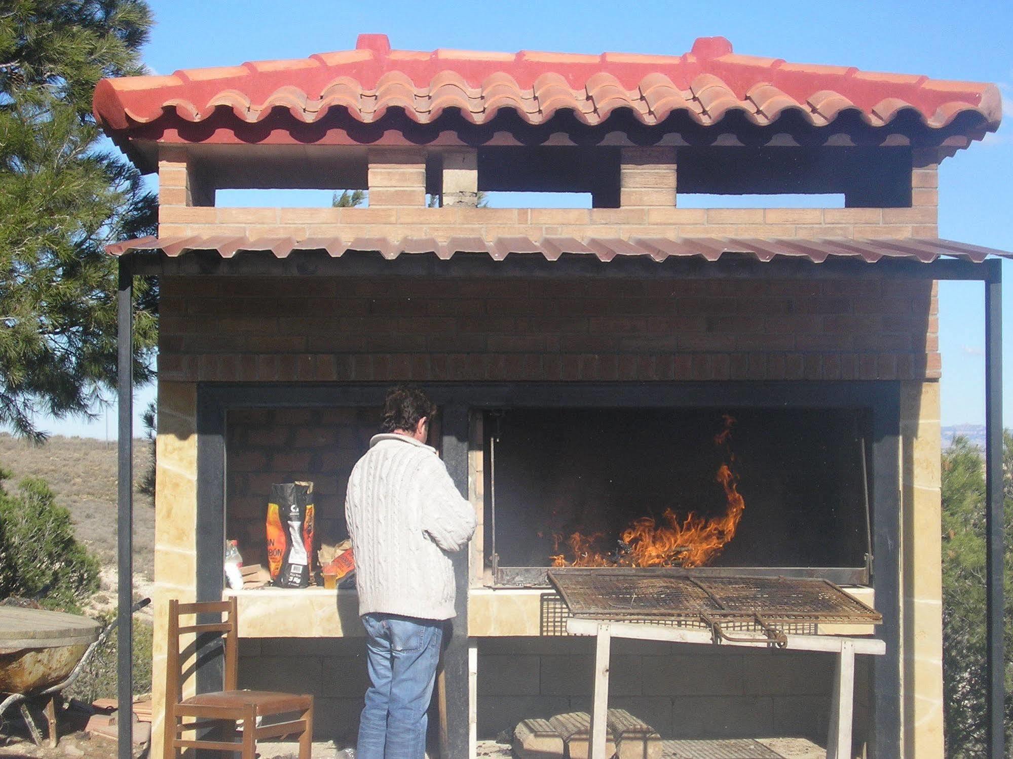 Hostal Restaurante Patio Fuentes de Ebro Buitenkant foto